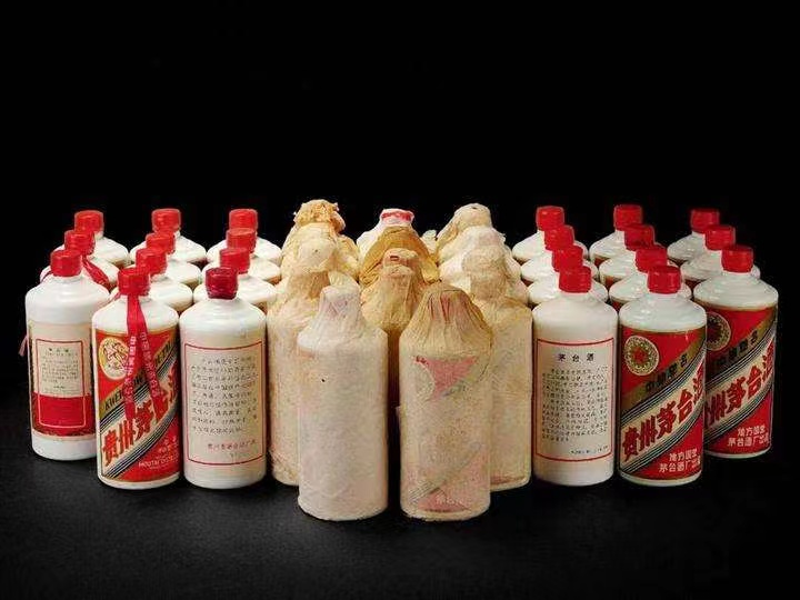 东胜日照岚山回收酒价格哪里回收(附近上门回收茅台酒）?